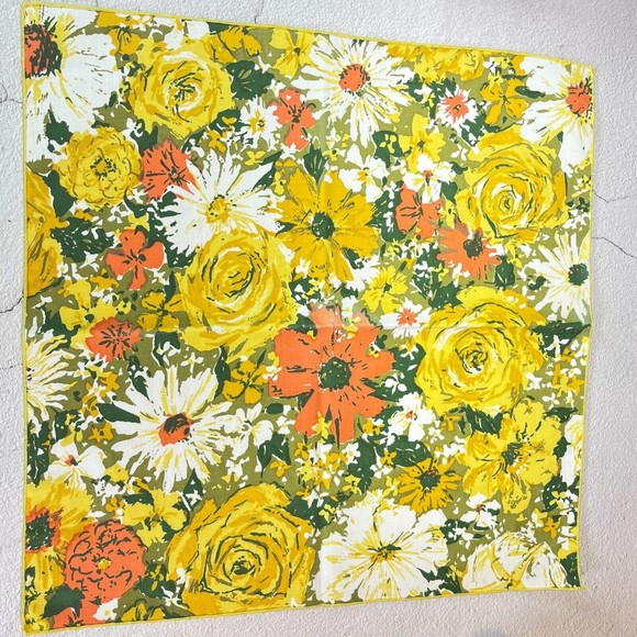 Vintage Fabric Napkins Set of 4 Yellow Orange Multicolor Daisies Roses MOD Print - Picture 8 of 10